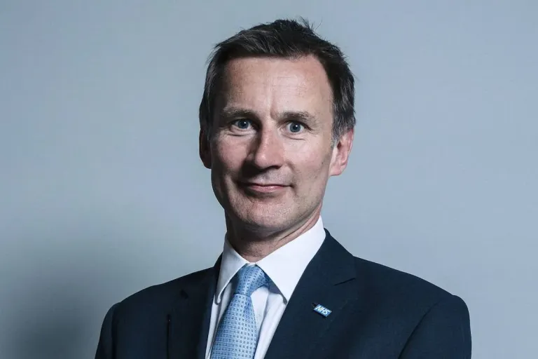 official portrait of mr jeremy hunt