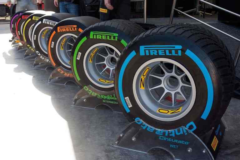 Pirelli_Formula_One_tires1_2017_Catalonia_test_(27_Feb-2_Mar)_